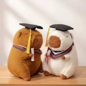 Abschluss Capybara Kuscheltier mit Hut und Diplom