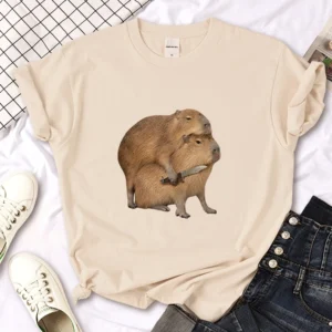 beiges capybara meme t-shirt mit drittem witzigen motiv