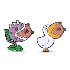 Capybara Anstecknadel Set - Lustige Emaille Pins mit entspanntem Capybara gebissen von weißem Pelikan und lila fleischfressender Pflanze