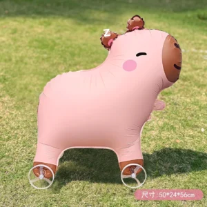 Detaillierte Ansicht des niedlichen Gesichts von dem Capybara Gehballon mit rosigen Wangen