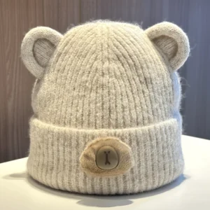 Beige gefütterte Capybara Beanie mit süßer 3D-Knopfnase für die ganze Familie