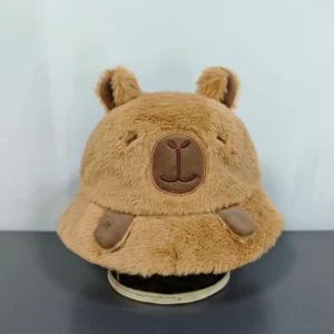 Brauner erwachsener weicher Plüsch Capybara Fischerhut mit 3D Pfoten und Ohren für den Winter