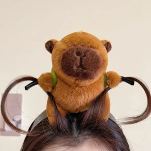 Niedlicher Capybara Stirnband im Design Schildkrötenrucksack aus weichem Plüsch