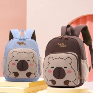 Capybara Kinderrucksack in Braun mit gesticktem Capybara Gesicht