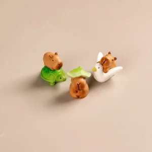 capybara mini figur set mit 9 verschiedenen capybara posen und 4 accessoires