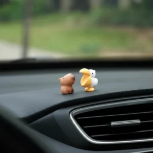 zwei-teiliges capybara mini figur set als deko für auto schreibtisch und sammlung