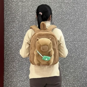 Suesser Capybara Plüsch Rucksack mit 3D Capybara Figur, braune Variante