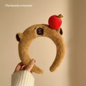 Capybara Plüsch Stirnband mit 3D Apfel Charm