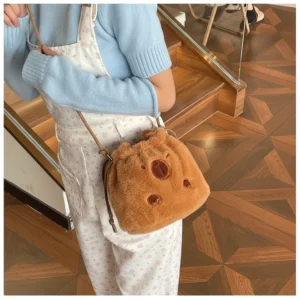 Capybara Plüsch Tasche Design A mit schlafendem Gesicht und Rotzbubble
