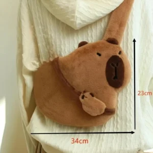 Capybara Plüsch Umhängetasche mit Mini Baby Capybara Tragebeispiel als Brusttasche