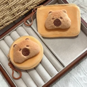 Weiches gelbes Plush Capybara Portemonnaie Muenztasche in quadratischer und runder Form mit 3D brauner Schnauze und Clip