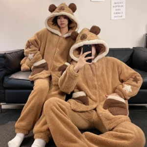 Niedliches Kapuzen Design mit 3D Ohren vom Capybara Pyjama Set
