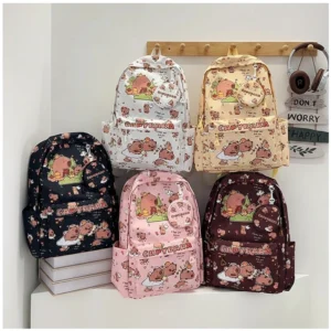 Capybara Rucksack mit All-Over Print und Münzbeutel, Gesamtansicht