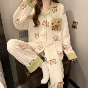 Capybara Schlafanzug 2-teilig - gemütliches Fleece Pyjama Set mit Capybara Motiv