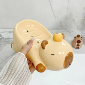 Hellbrauner schlafender Capybara Seifenhalter aus Keramik mit Yuzu