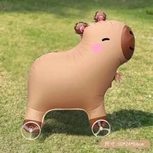 Capybara aufblasbarer Spielballon mit Rädern in braun und pink im Einsatz bei Kindern