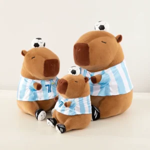 Capybara Stofftier mit Mini Fußball auf dem Kopf