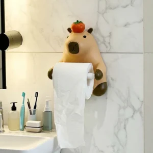 Capybara Toilettenpapierhalter mit eingesetzter Toilettenpapierrolle, Vorderansicht