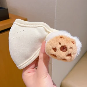 Rentier Capy Variante der Capybara Winter Maske mit Ohrenwärmer