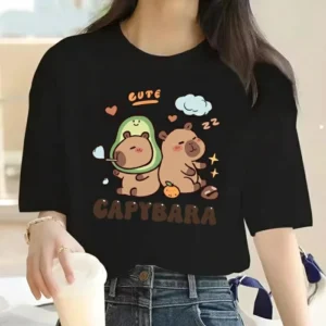 Cute Capybara Hot Spring Graphic T-Shirt verfügbar in Weiß und Schwarz