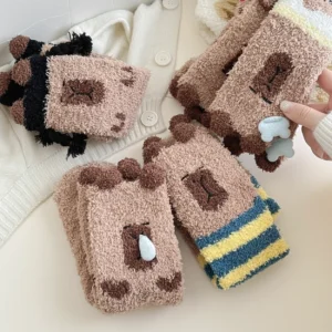Flauschige 3D Capybara Kuschelsocken mit Ohren