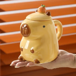 Niedliche geformte Capybara Tasse als Capybara Fanartikel