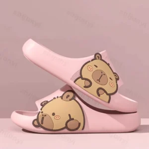 Gelbe Peeking Capybara Badeschlappen mit niedlichem Capybara Motiv - weich und bequem