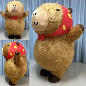 2,6 Meter großes aufblasbares Capybara Kostüm aus Plüsch mit rotem Tupfelbandana, Pfote beim Winken