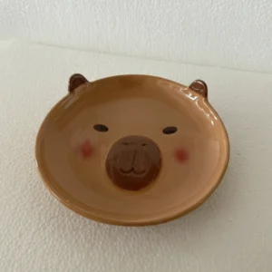 Handbemalter Capybara Keramikteller mit 3D Nase und rosigen Wangen