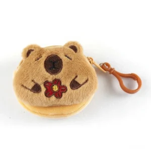 Honigbrauner Plüsch Capybara Portemonnaie mit gluecklichem Laecheln, hält eine rote Blume