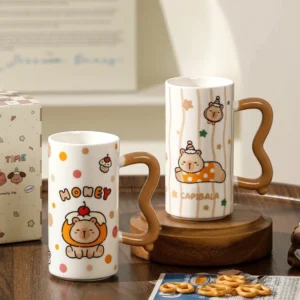 niedliche capybara keramik tasse mit wellengriff fuer kaffee und tee