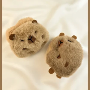 Weiche Plüsch Capybara AirPods Hülle in Gesamtansicht