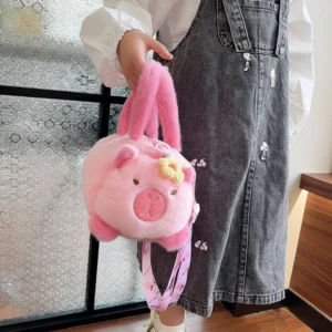 Rosa Capybara Plüschtasche mit Blumenaccessoire, Vorderansicht
