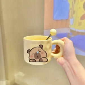 Nahaufnahme vom schlafenden Capybara Motiv auf der Capybara Tasse