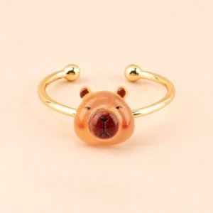 Verstellbarer Capybara Ring im Design schläfriger großer Capybara Kopf