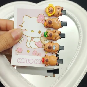 Vollständiges set mit fünf süßen mini capybara haarspangen als capybara accessoire