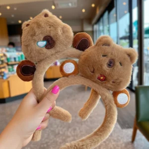 Weicher Plüsch Capybara Stirnband, zwei Varianten mit Schnodderbläschen und Blume