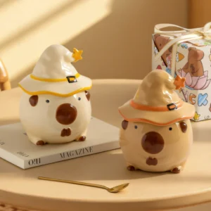 Zauberer Capybara Tasse mit 3D Zauberhut Deckel aus Keramik